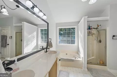 Bath - 195 Sable Pointe Dr, Milton, GA 30004 photo 4 of 5