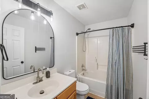 Bath - 195 Sable Pointe Dr, Milton, GA 30004 photo 2 of 5