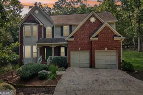 Exterior - 195 Sable Pointe Dr, Milton, GA 30004 photo 4 of 24