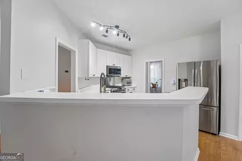 Kitchen - 195 Sable Pointe Dr, Milton, GA 30004 photo 2 of 5