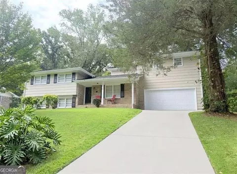 927 Magna Carta Dr NW, Atlanta, GA 30318