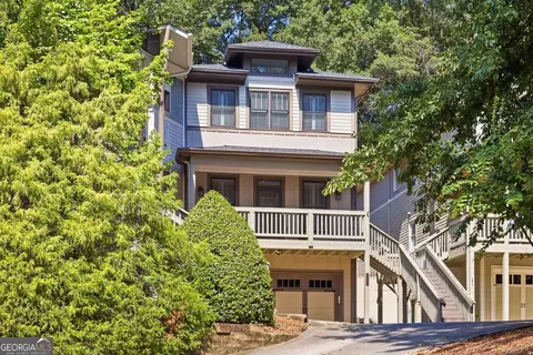 1085 Davis Cir NW #R, Atlanta, GA 30318