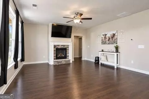 Living - 1978 Waterside Cir, Bethlehem, GA 30620 photo 2 of 3