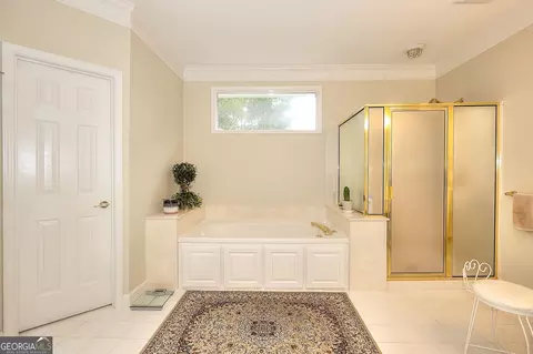 Bath - 613 Eagle River Ln, Grayson, GA 30017 photo 2 of 5