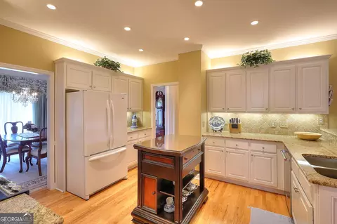 Kitchen - 613 Eagle River Ln, Grayson, GA 30017 photo 2 of 4