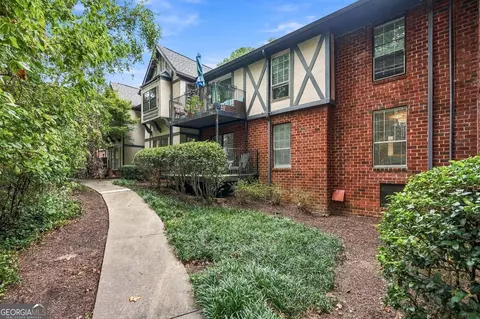 6851 Roswell Rd #Q-15, Sandy Springs, GA 30328