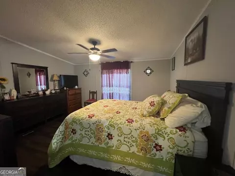 Bedroom - 166 Pebble Hills Rd, Cochran, GA 31014 photo 2 of 4