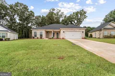 215 Otters Ridge Dr, Kathleen, GA 31047