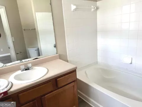 Bath - 11326 Kayla Dr, Hampton, GA 30228 photo 3 of 3