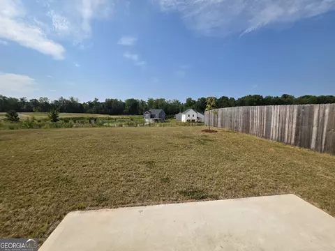 Exterior - 205 River Meadow Dr, Lagrange, GA 30241 photo 6 of 9