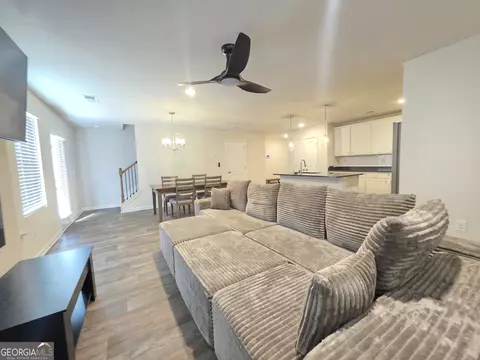 Living - 205 River Meadow Dr, Lagrange, GA 30241 photo 2 of 4