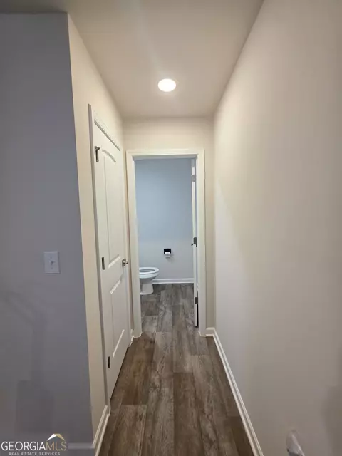 Entry Way - 205 River Meadow Dr, Lagrange, GA 30241 photo 3 of 10