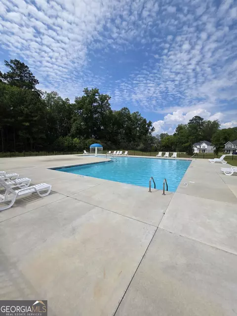 Exterior - 205 River Meadow Dr, Lagrange, GA 30241 photo 8 of 9