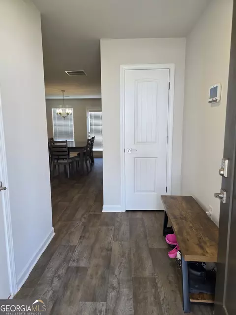 Entry Way - 205 River Meadow Dr, Lagrange, GA 30241 photo 1 of 10