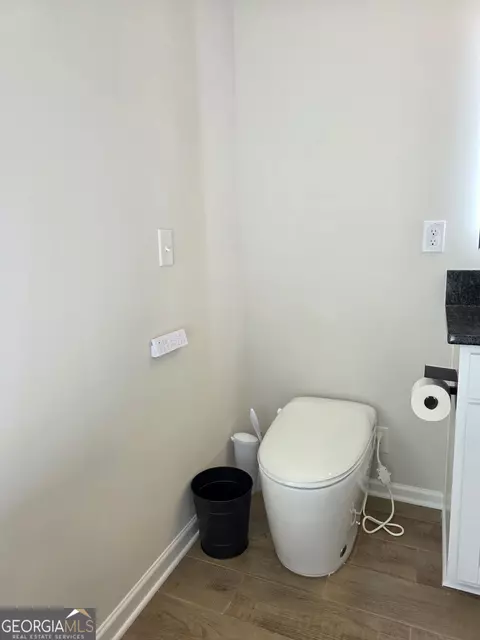 Bath - 205 River Meadow Dr, Lagrange, GA 30241 photo 5 of 6
