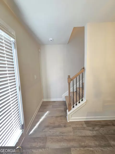 Entry Way - 205 River Meadow Dr, Lagrange, GA 30241 photo 4 of 10