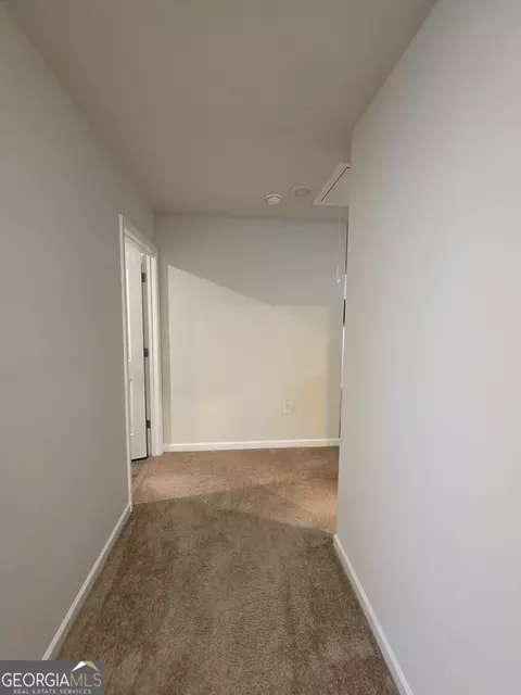 Entry Way - 205 River Meadow Dr, Lagrange, GA 30241 photo 7 of 10