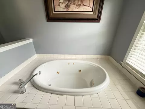 Bath - 308 Regal Way E, Mcdonough, GA 30253 photo 3 of 4