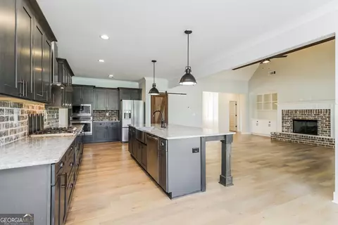 Kitchen - 71 Derby Dr, Forsyth, GA 31029 photo 1 of 2