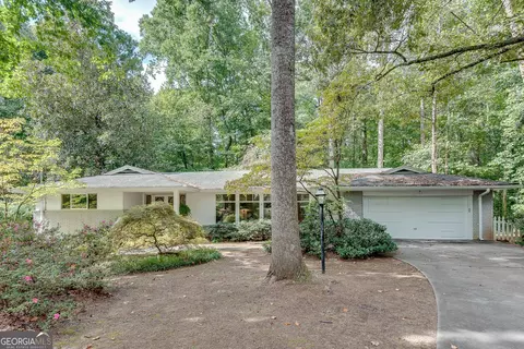 1800 Angelique Dr, Decatur, GA 30033