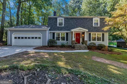 5090 Larry Ln, Marietta, GA 30068