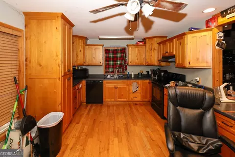 Kitchen - 263 Cole Lake Dr, Toccoa, GA 30577 photo 1 of 2