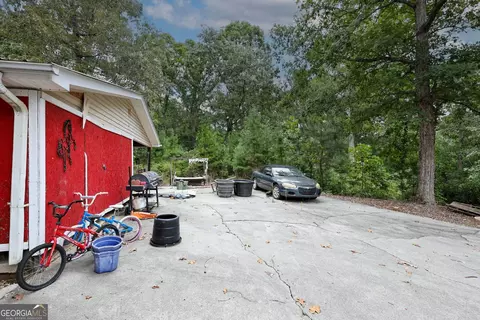 Exterior - 263 Cole Lake Dr, Toccoa, GA 30577 photo 4 of 15