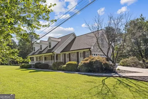 3906 Laurens Ln, Snellville, GA 30039