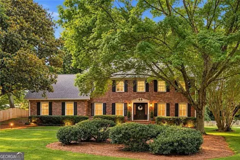 4978 Heatherdale Ln, Atlanta, GA 30360
