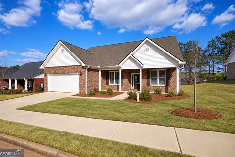 210 Park Place Trl, Social Circle, GA 30025