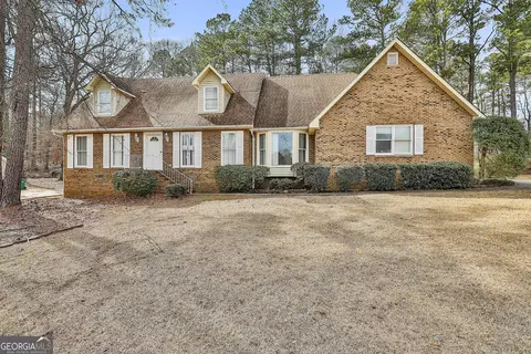 8039 Woods Ln, Jonesboro, GA 30236