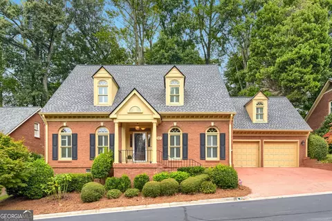 17 Downshire Cir, Decatur, GA 30033