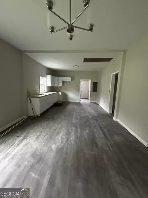 Living - 305 Colquitt St, Lagrange, GA 30241 photo 2 of 2