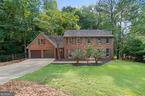 Exterior - 3752 Frederica Rd NW, Berkeley Lake, GA 30096 photo 3 of 28