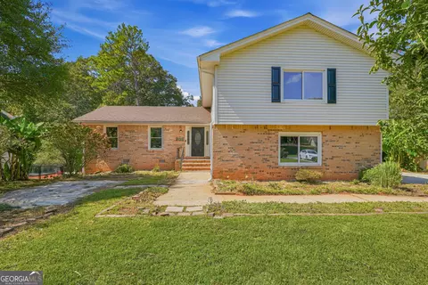 5265 Corinth Cir, Stone Mountain, GA 30087