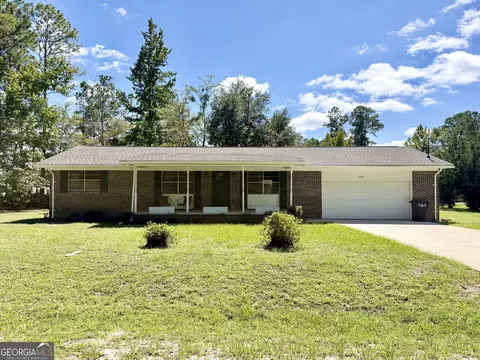 201 North Dr, Woodbine, GA 31569