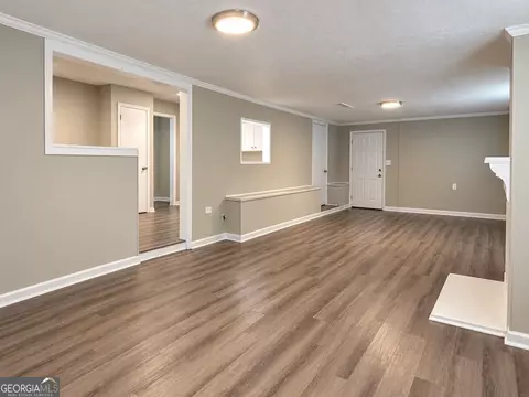 Living - 119 Sir Lancelot Dr, Lagrange, GA 30241 photo 5 of 5