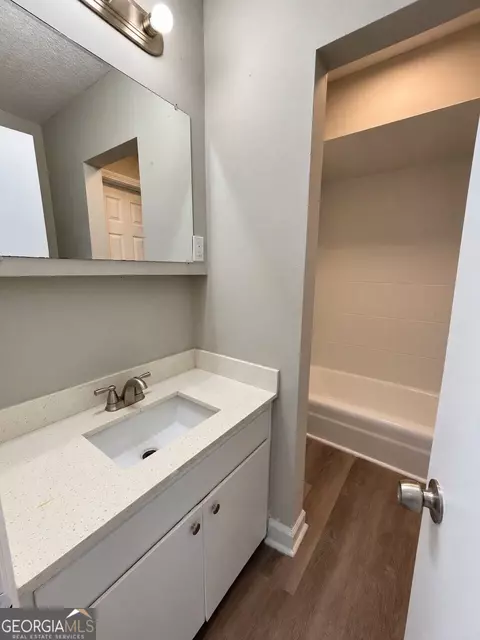 Bath - 119 Sir Lancelot Dr, Lagrange, GA 30241 photo 1 of 2