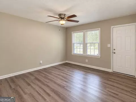 Living - 119 Sir Lancelot Dr, Lagrange, GA 30241 photo 1 of 5