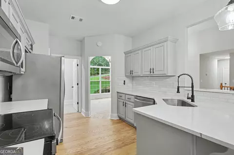 Kitchen - 174 Tusquittee Trl, Cornelia, GA 30531 photo 1 of 2