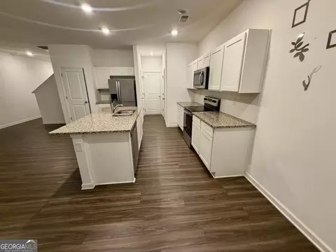 Kitchen - 1408 Ben Park Way, Grayson, GA 30017 photo 4 of 4