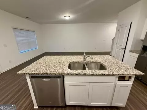 Kitchen - 1408 Ben Park Way, Grayson, GA 30017 photo 3 of 4