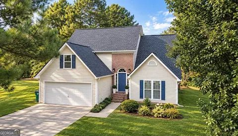 1831 Green Oak Cir, Lawrenceville, GA 30043