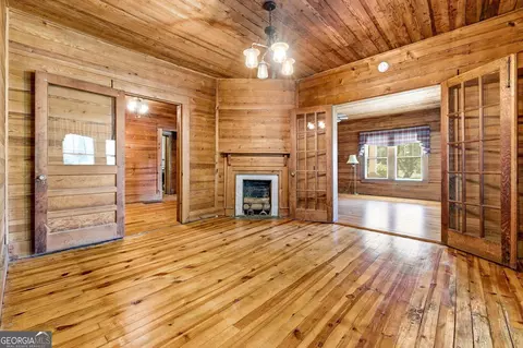 Living - 3213 Highway 326, Commerce, GA 30530 photo 6 of 6