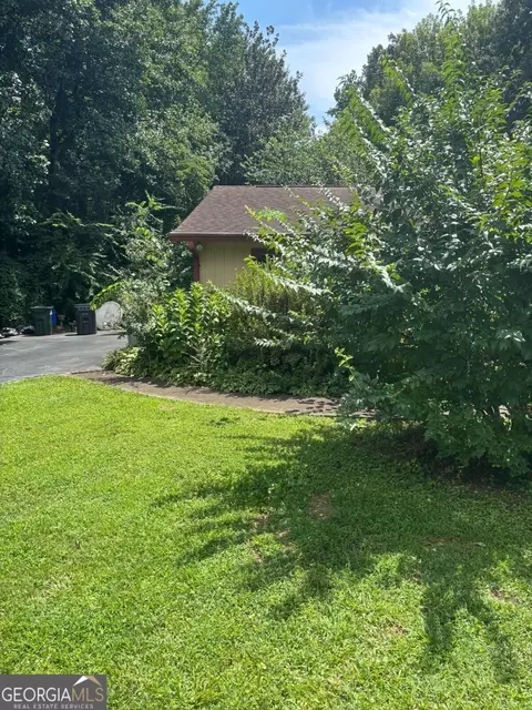 490 Coleman Dr, Roswell, GA 30075