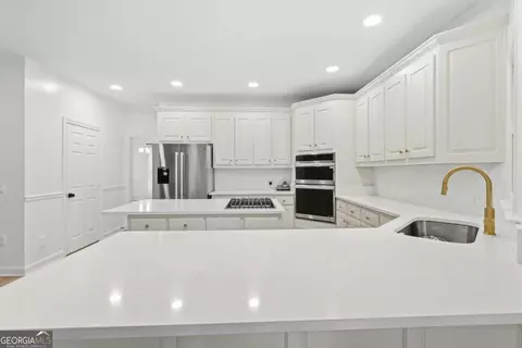 Kitchen - 3355 Kates Way, Duluth, GA 30097 photo 4 of 5