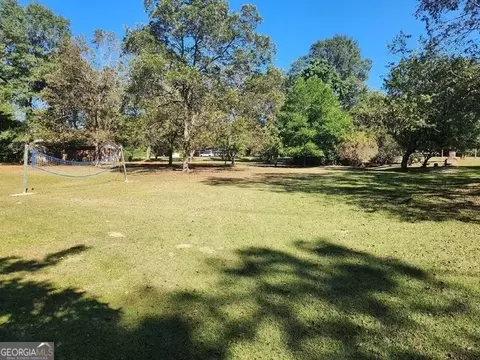 Exterior - 352 S Dugger Ave, Roberta, GA 31078 photo 4 of 4