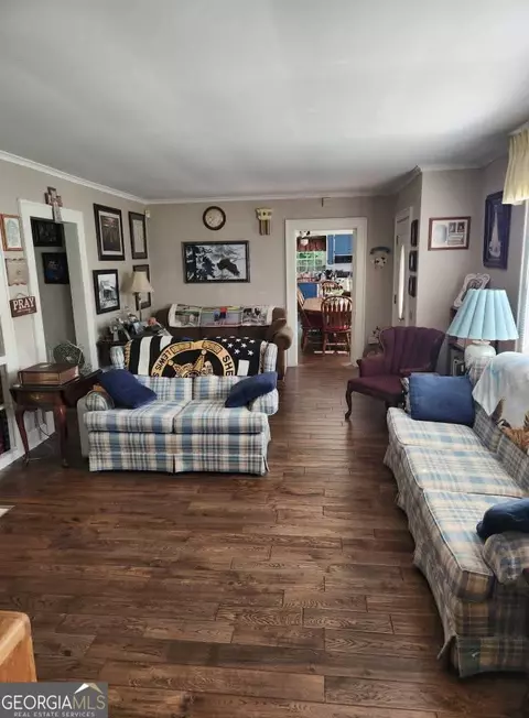 Living - 352 S Dugger Ave, Roberta, GA 31078 photo 3 of 5