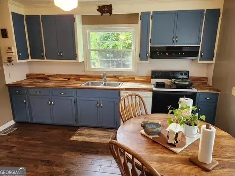 Kitchen - 352 S Dugger Ave, Roberta, GA 31078 photo 1 of 7