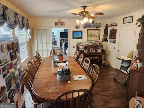 Dining - 352 S Dugger Ave, Roberta, GA 31078 photo 4 of 5